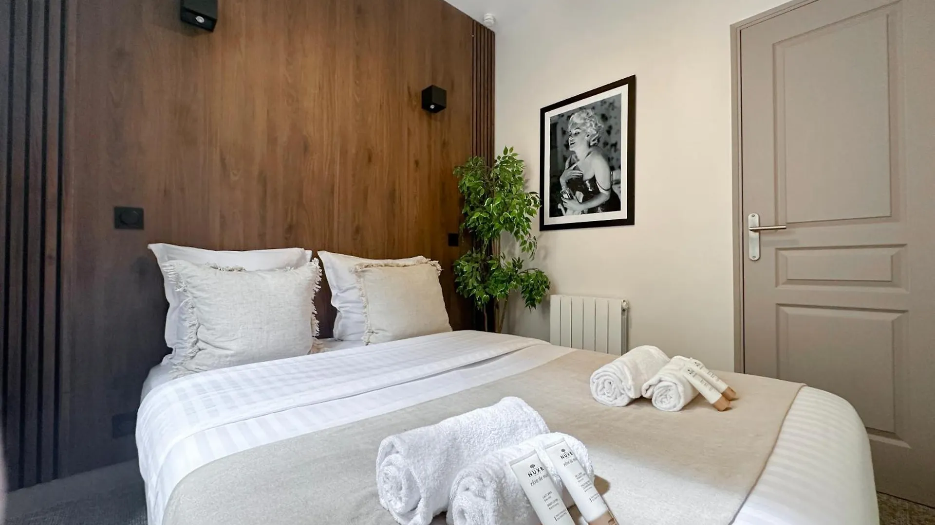 Unique Flat Near Louvre & Palais Royal Paris