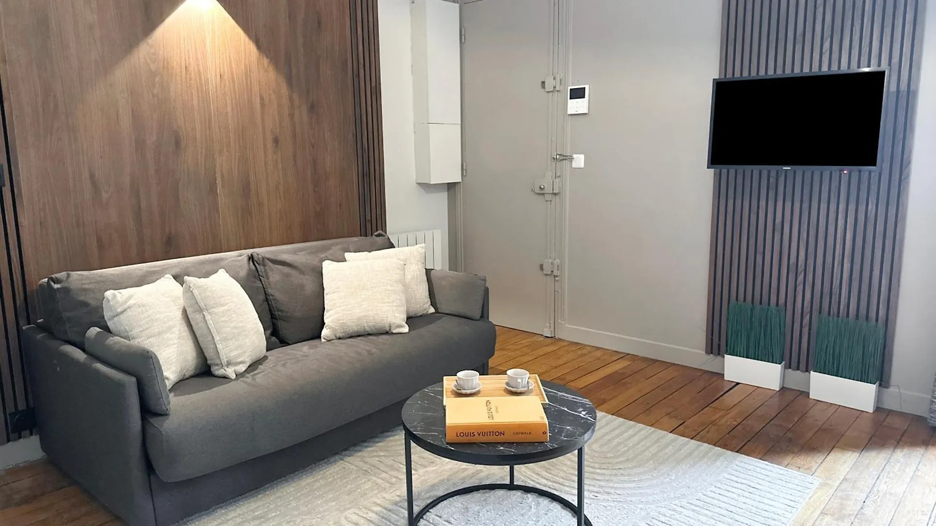 Apartment Unique Flat Near Louvre & Palais Royal Paris