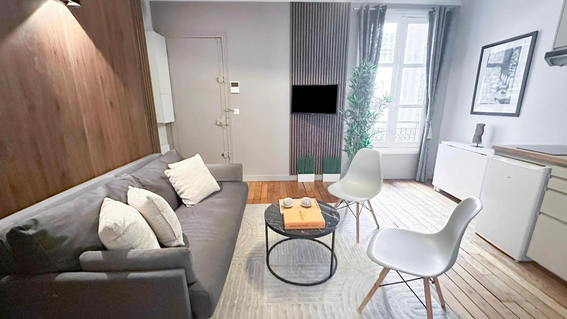 Unique Flat Near Louvre & Palais Royal Apartment *